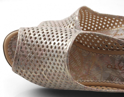 Boccato 0123-592-8837 różowe skórzane klapki Boccato 0123-592-8837 różowe skórzane klapki