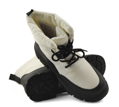 T.Sokolski Z23-389 białe śniegowce