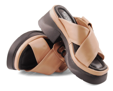 Boccato 465.4735 beżowe skórzane klapki