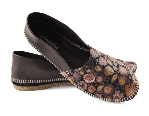 Maciejka T1929 czarne skórzane baleriny w kwiaty