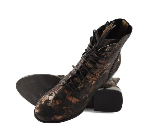 Maciejka 06391-02/00-1 czarno-złote skórzane botki