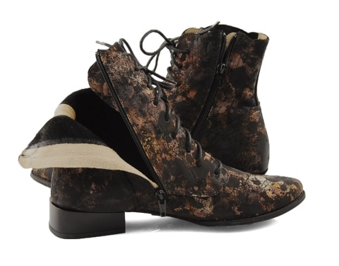 Maciejka 06391-02/00-1 czarno-złote skórzane botki